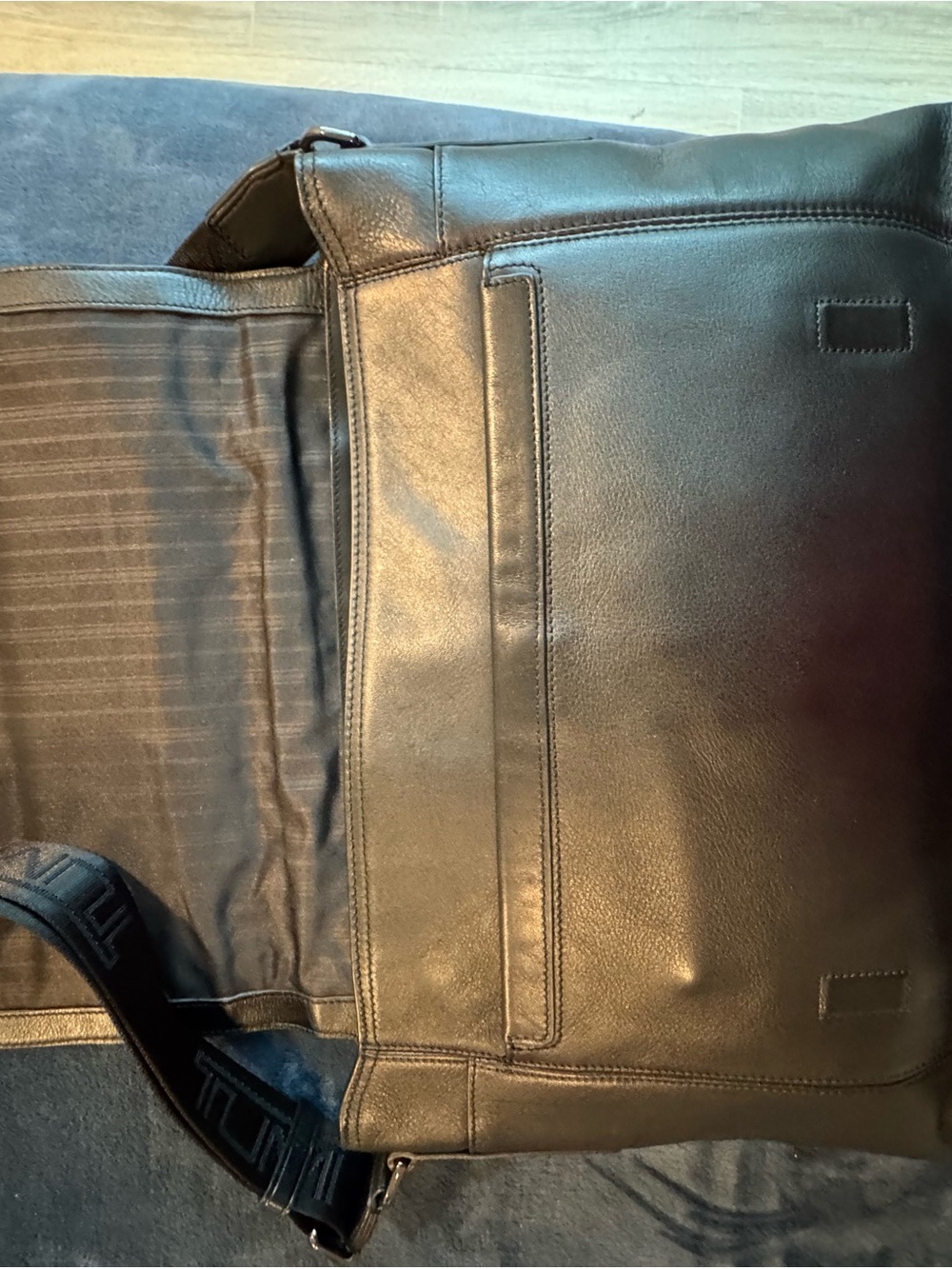 TUMI Black Leather Messenger Bag - Picture 6 of 16